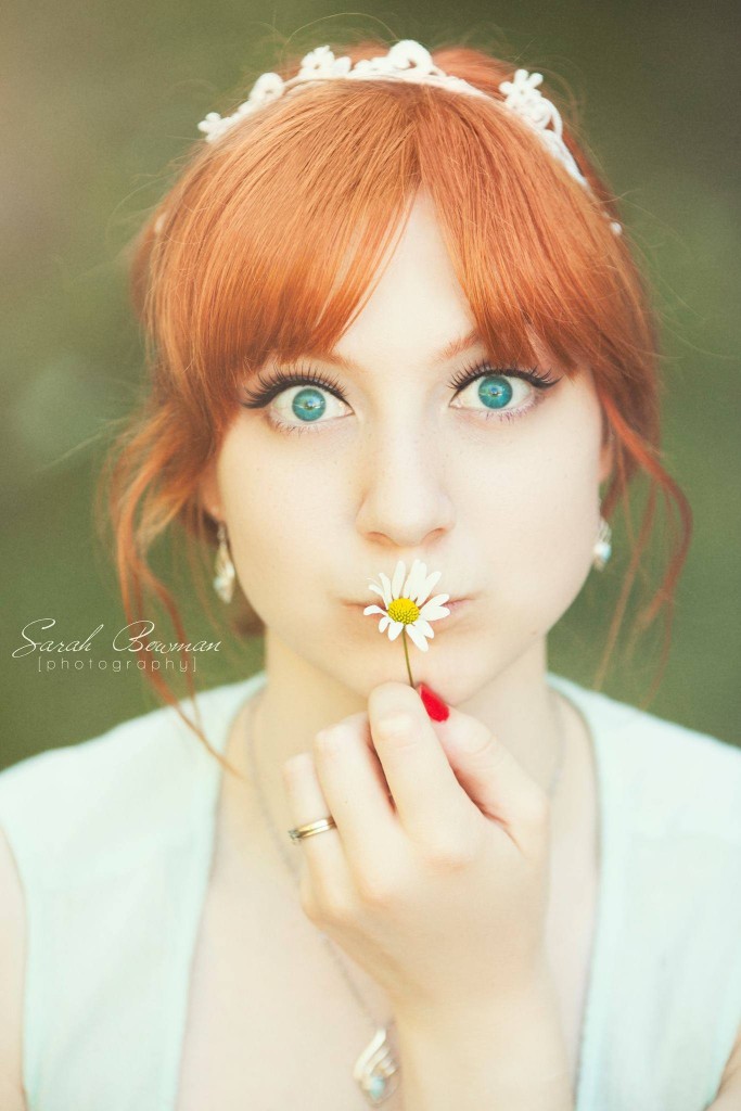 Sarah-Bowman-portrait-with-flower