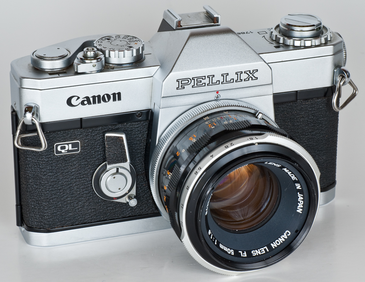 Canon ru фотоаппарат. Canon Pellix. Старый фотоаппарат канон Кэнон. Ретро пленочный фотоаппарат Кэнон. Canon Retro Camera 2023.