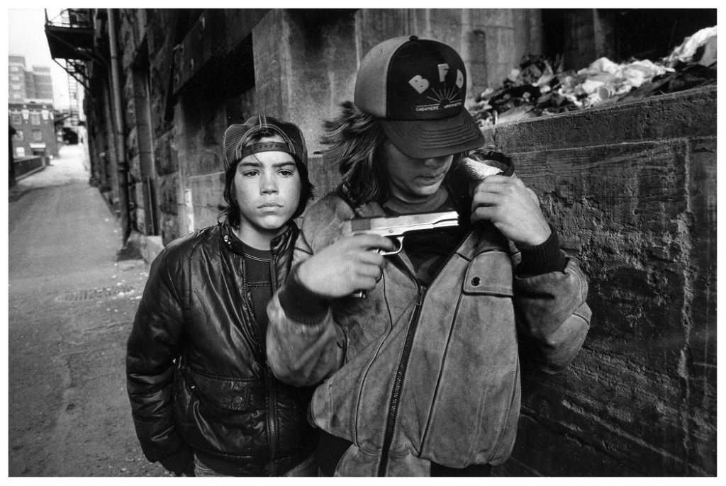 mary-ellen-mark-street-photography-rat-and-mike-with-a-gunseattle-washington-usa-1983